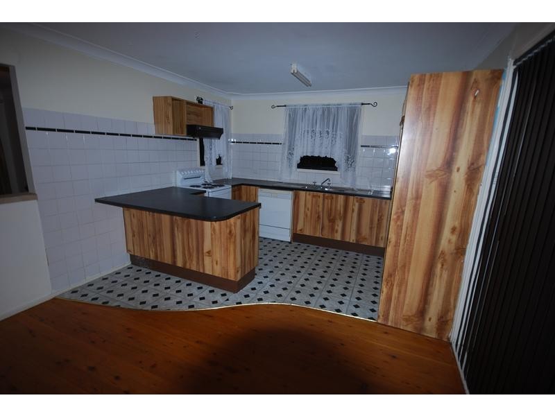 8 Michael Close, Cranebrook NSW 2749