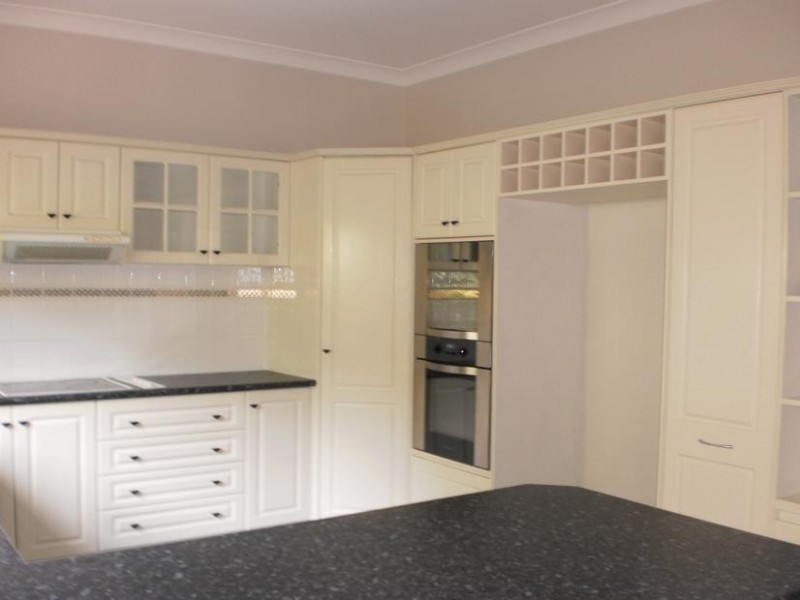 6 Bellereve Place, Leonay NSW 2750