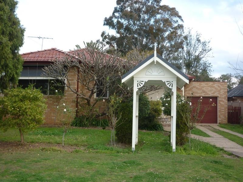 2 Cronin Street, Penrith NSW 2750