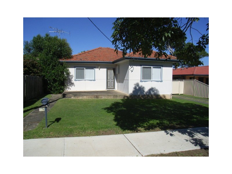 176 STAFFORD STREET, Penrith NSW 2750