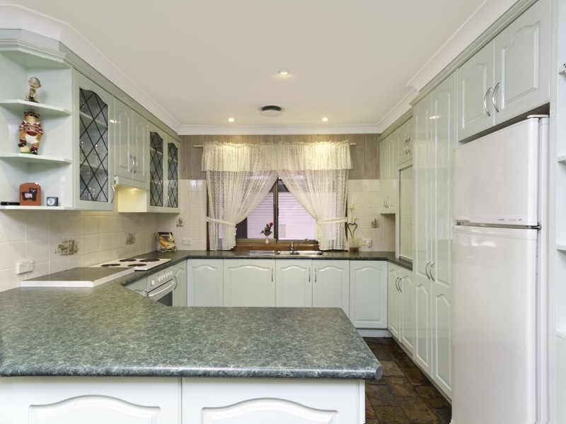 10 Meegan Place, Colyton NSW 2760