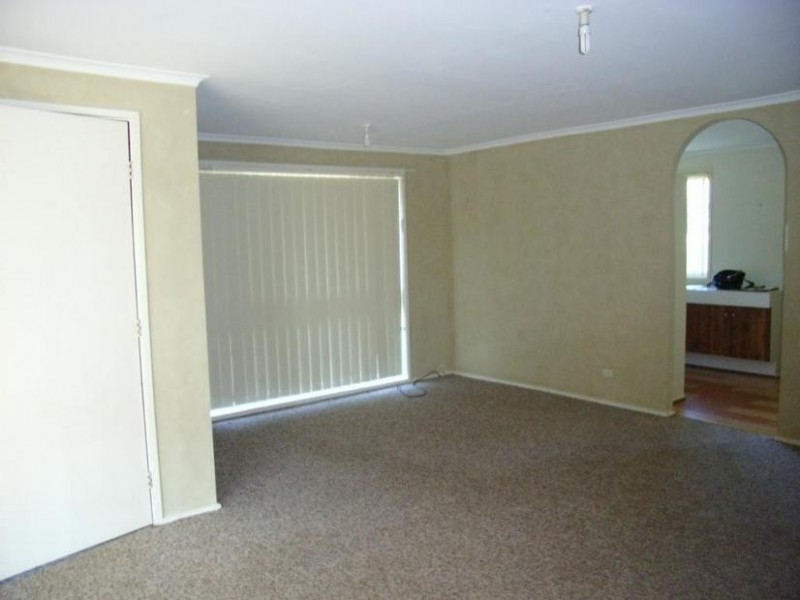 1 Francis Greenway Drive, St Clair NSW 2759