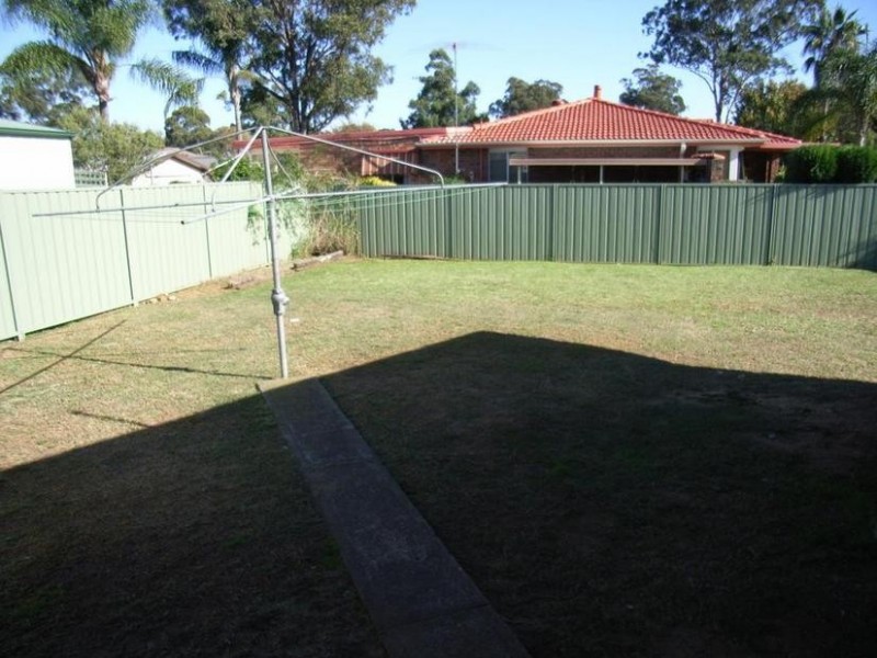 1 Francis Greenway Drive, St Clair NSW 2759