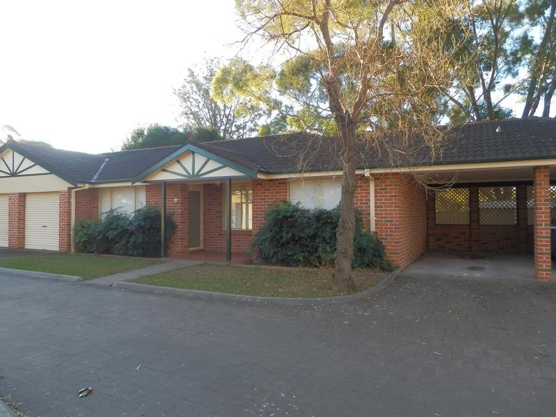 17/5a Edith Street, Kingswood NSW 2747