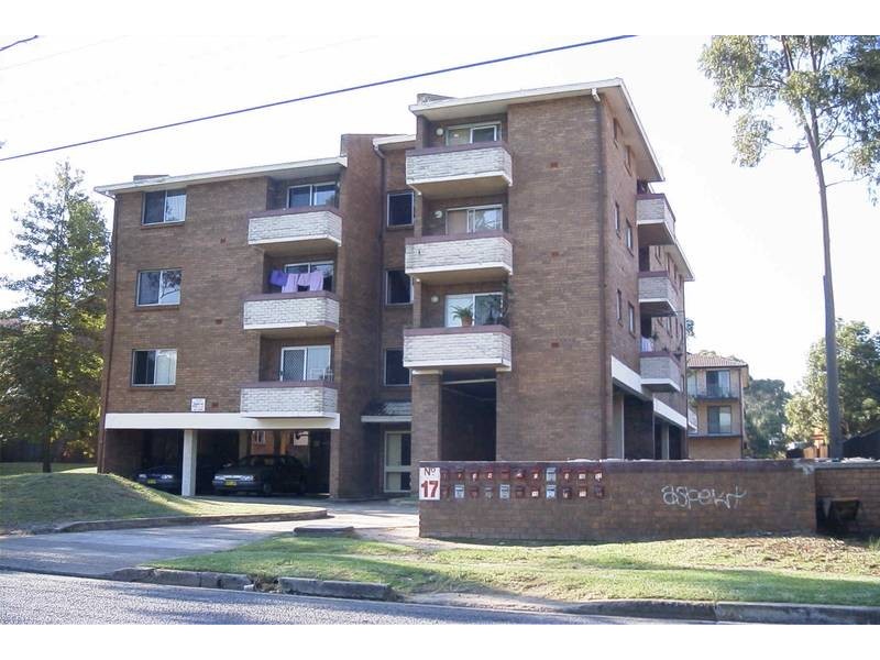 8/17 SANTLEY CRESCENT, Kingswood NSW 2747