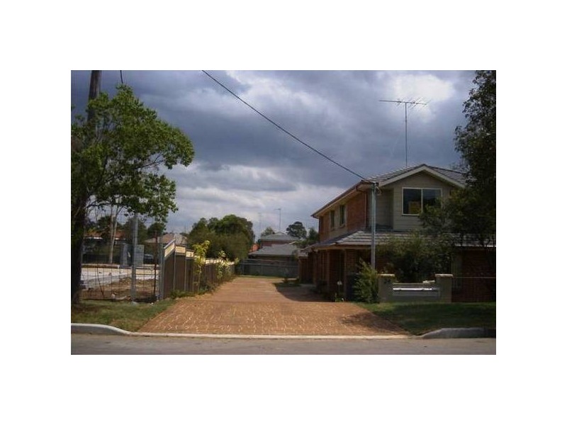 2/24 Barber Avenue, Penrith NSW 2750