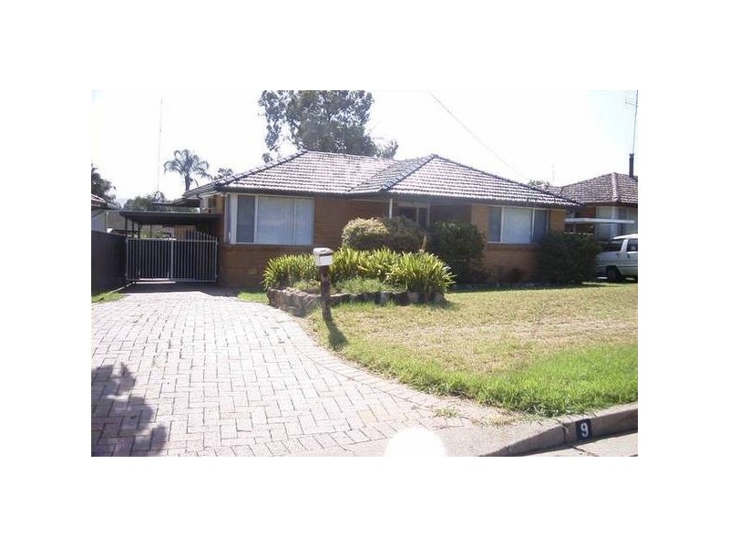 9 Westmont Drive, South Penrith NSW 2750