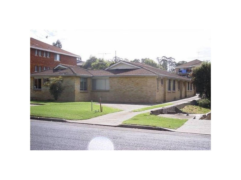 4/13 Santley Crescent, Kingswood NSW 2747