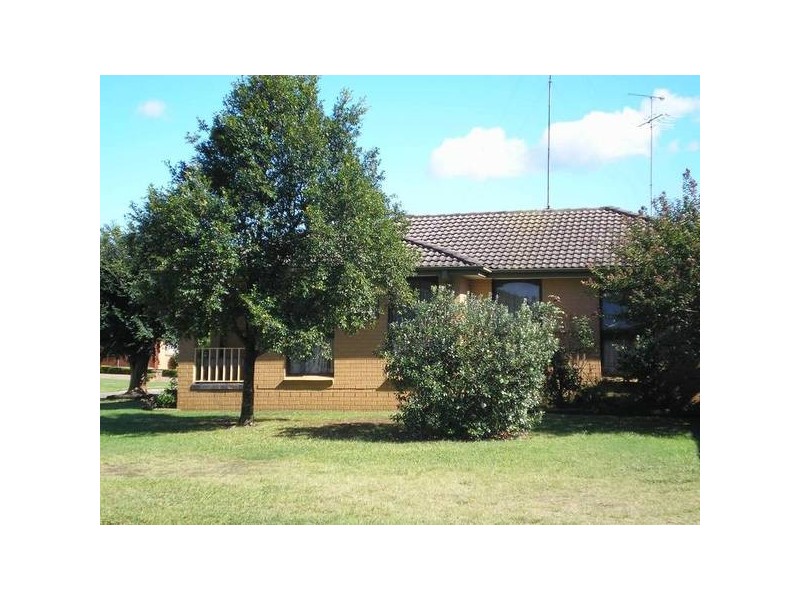 1 Lois Court, Jamisontown NSW 2750