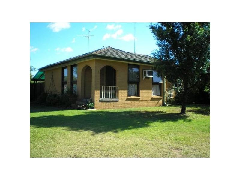 1 Lois Court, Jamisontown NSW 2750