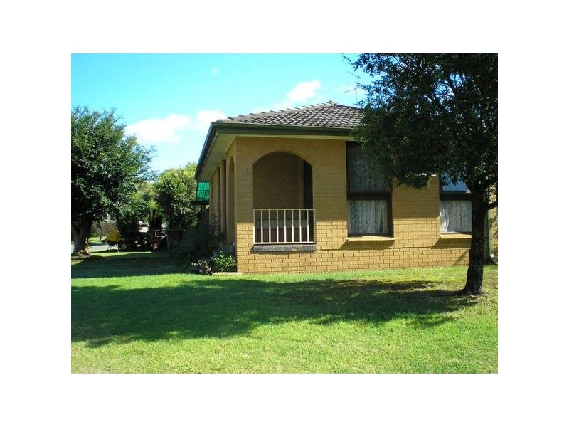 1 Lois Court, Jamisontown NSW 2750