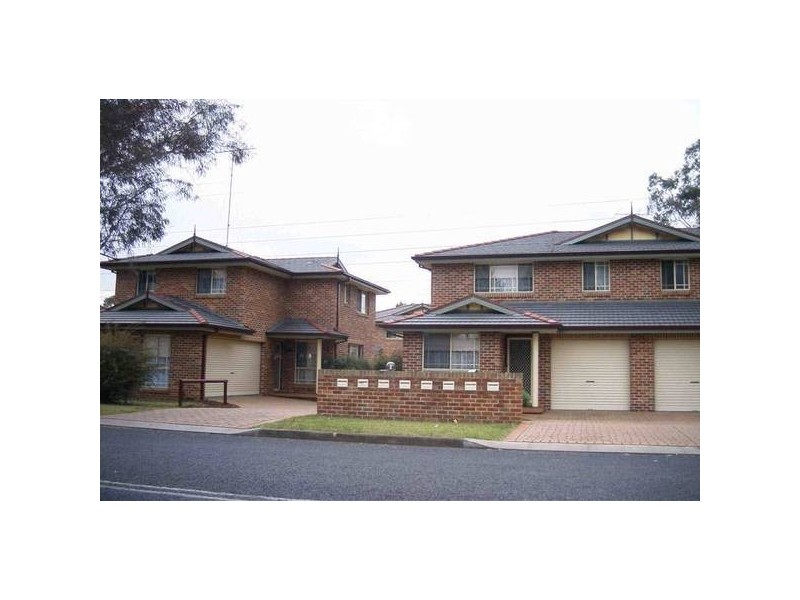 4/5 Eton Road, Cambridge Park NSW 2747