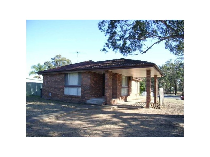 1 Francis Greenway Drive, St Clair NSW 2759