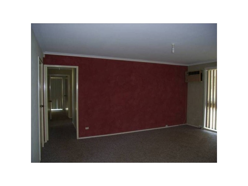 1 Francis Greenway Drive, St Clair NSW 2759