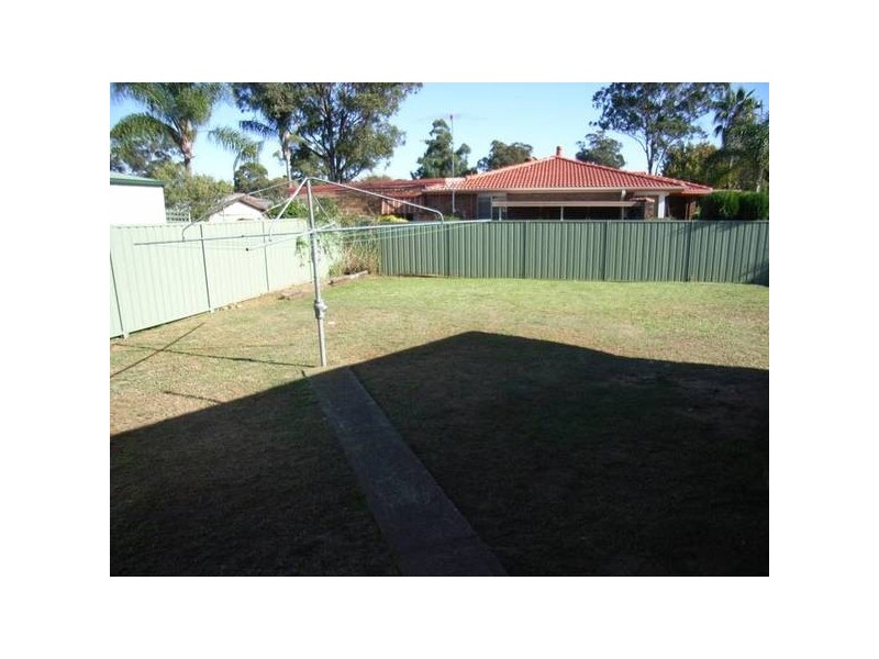 1 Francis Greenway Drive, St Clair NSW 2759