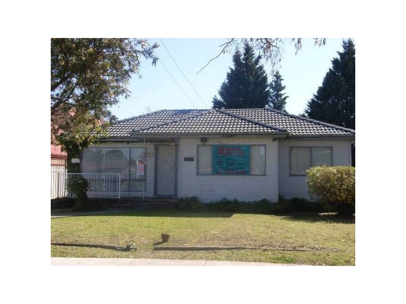 51 College, Cambridge Park NSW 2747