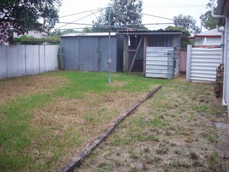 2 Orange Street, Abermain NSW 2326