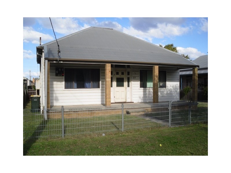 37 Sheddon Street, Cessnock NSW 2325