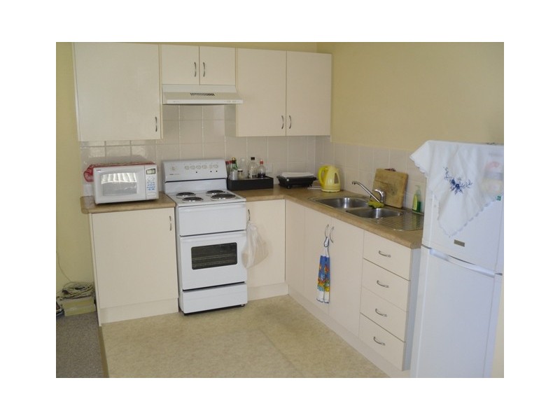 2/6 Sports Avenue, Cessnock NSW 2325