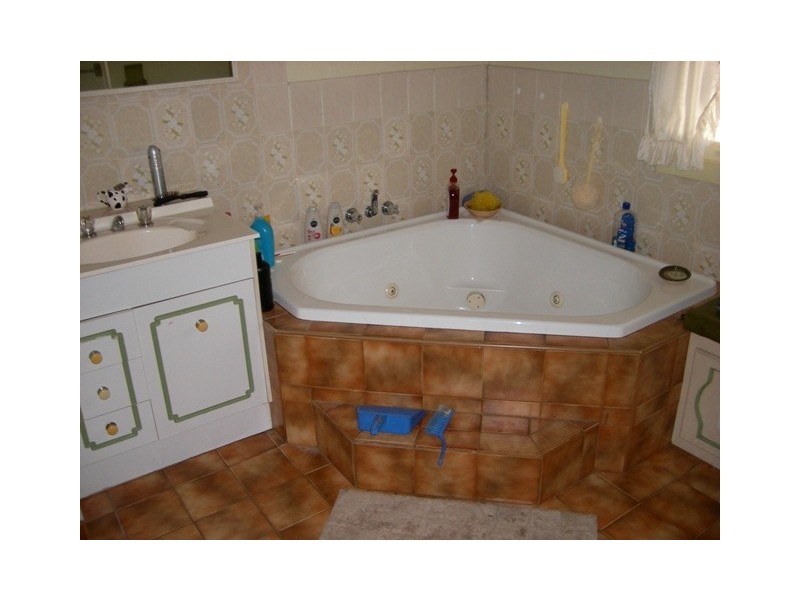 16 Ellalong Road, Pelton NSW 2325