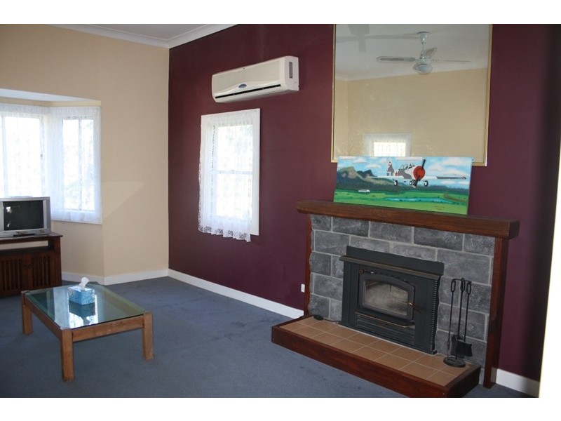 8 Tunnel Road, Cessnock NSW 2325
