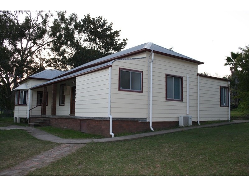 8 Tunnel Road, Cessnock NSW 2325