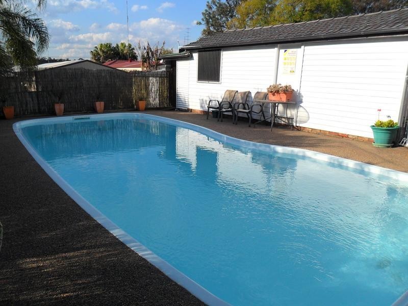 33 Sixth Street, Weston NSW 2326