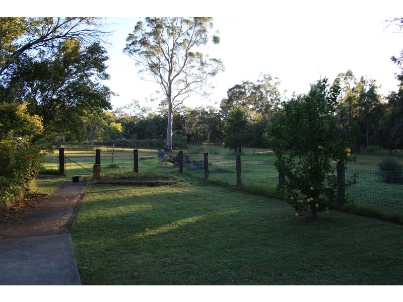 8 Tunnel Road, Cessnock NSW 2325