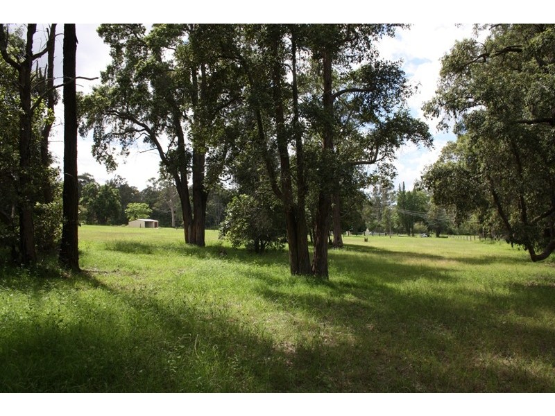 8 Tunnel Road, Cessnock NSW 2325