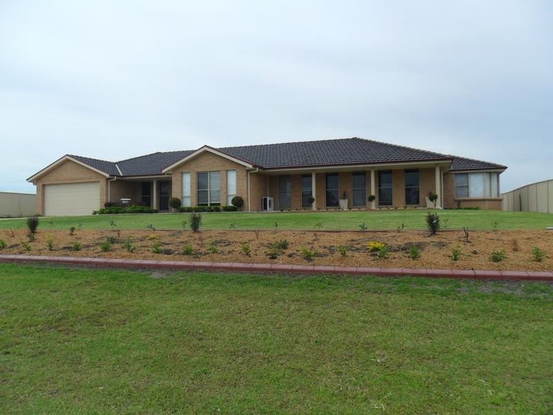 92 Forbes Crescent, Cliftleigh NSW 2321