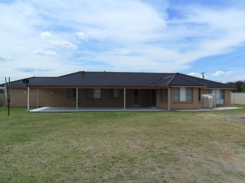 92 Forbes Crescent, Cliftleigh NSW 2321