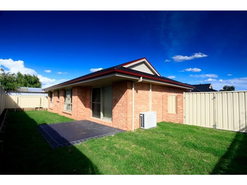2/40 Margaret Street, Cessnock NSW 2325