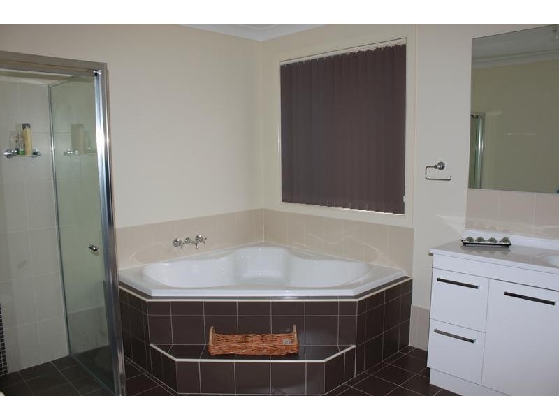 5 Connel Drive, Heddon Greta NSW 2321