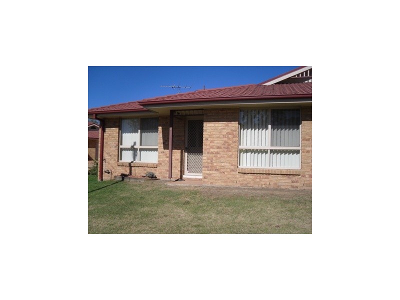 3/6 Sports Avenue, Cessnock NSW 2325