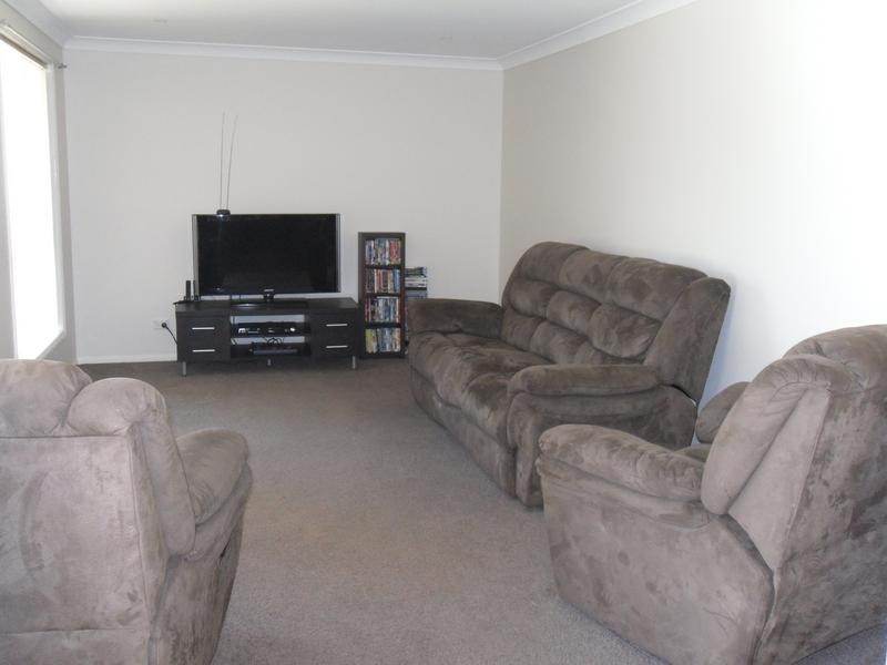30 Lonsdale Place, Abermain NSW 2326