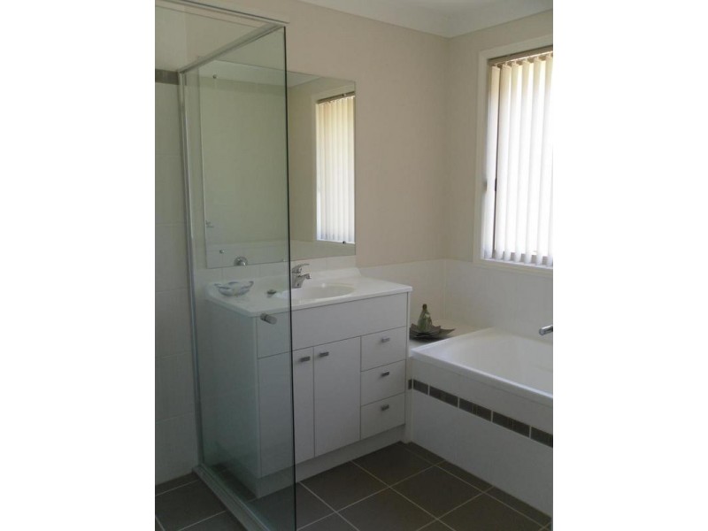 30 Lonsdale Place, Abermain NSW 2326
