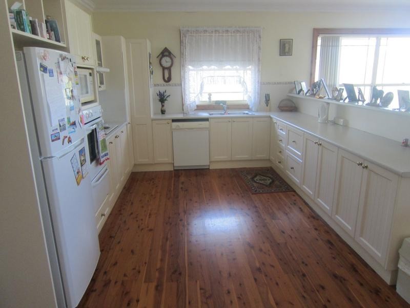 92 Government Road, Weston NSW 2326