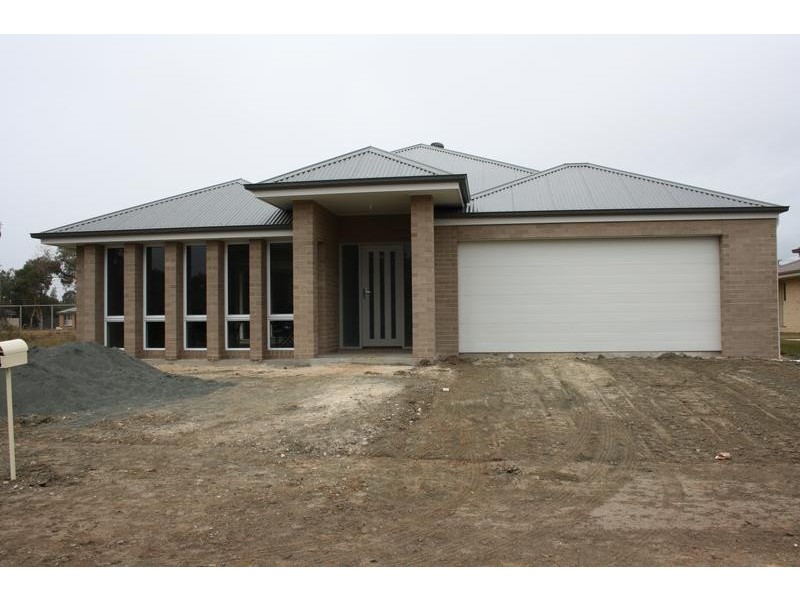 14 Errol Crescent, Heddon Greta NSW 2321
