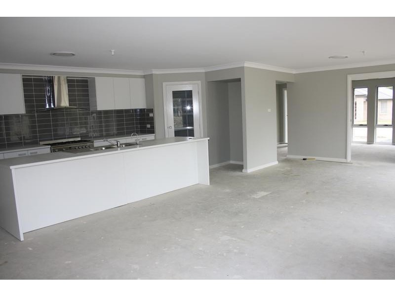 14 Errol Crescent, Heddon Greta NSW 2321