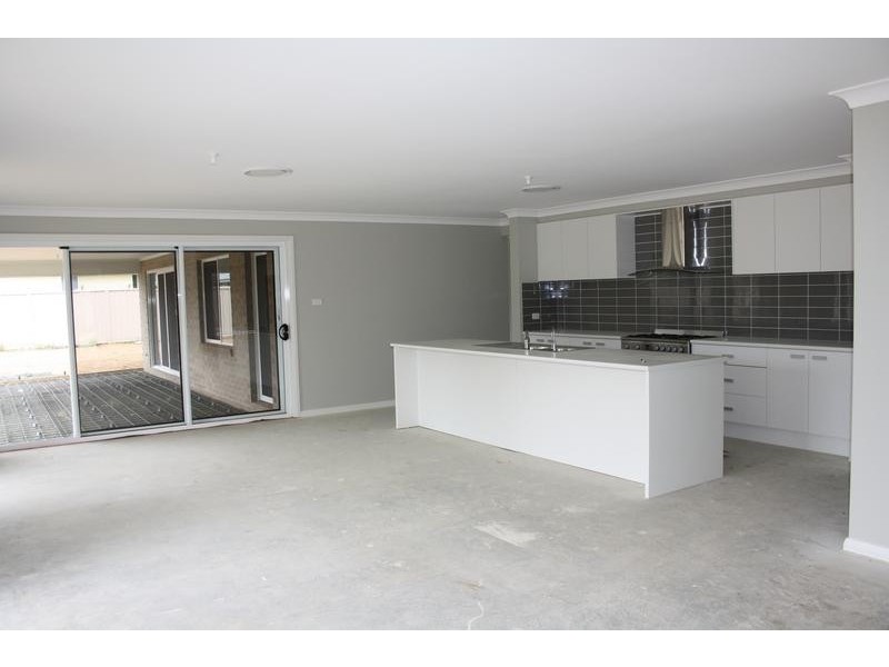14 Errol Crescent, Heddon Greta NSW 2321
