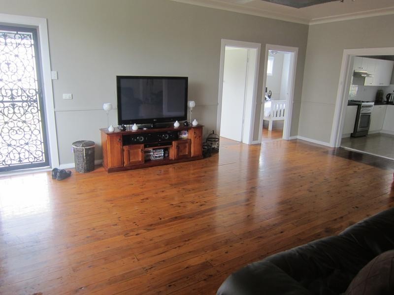 24 Third Street, Weston NSW 2326