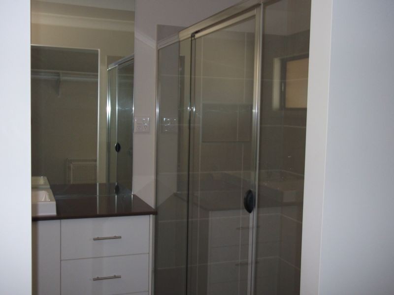 12 Drayton Grv, Cessnock NSW 2325