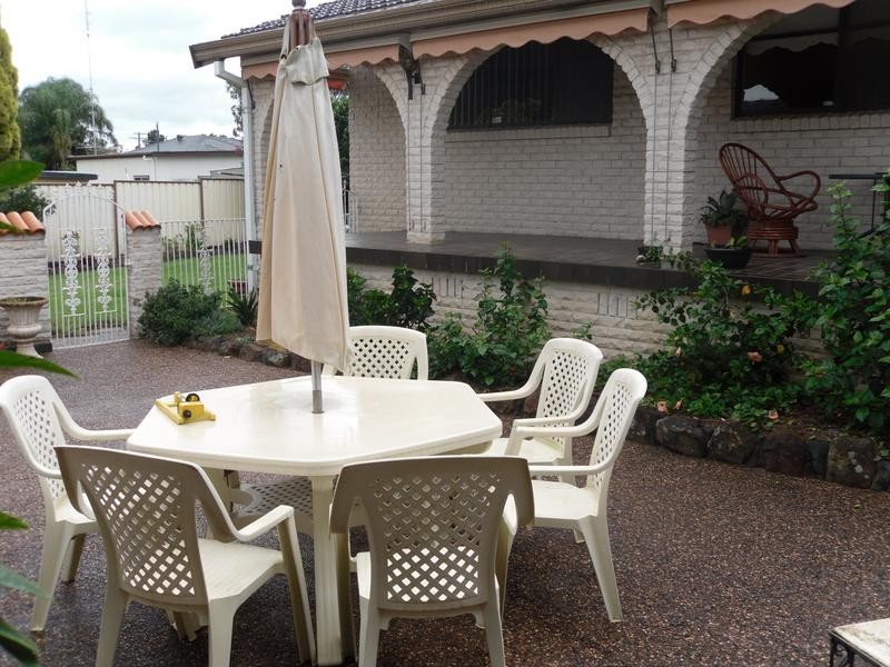 8 Butler Parade, Kurri Kurri NSW 2327