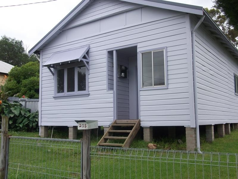 205 Main Road, Neath NSW 2326