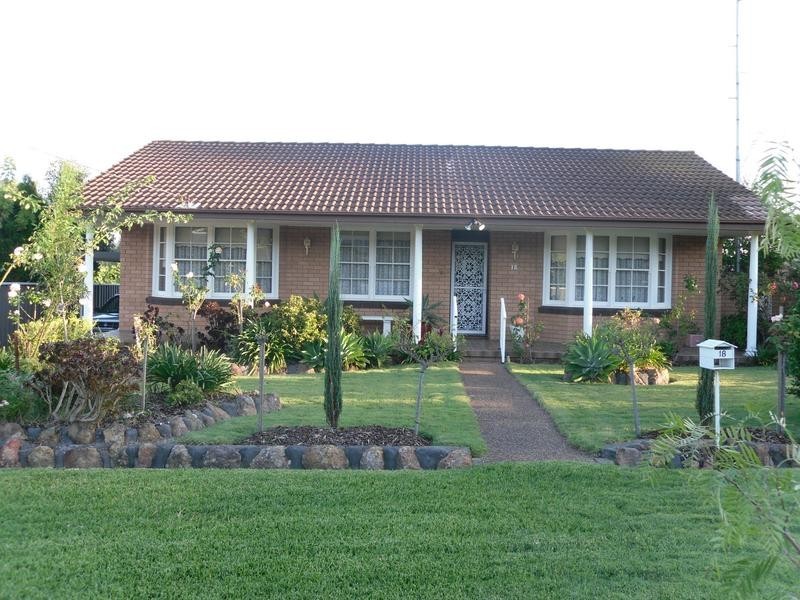 18 Maitland Street, Abermain NSW 2326