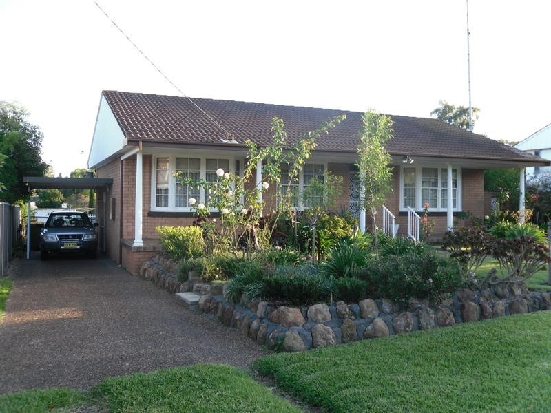 18 Maitland Street, Abermain NSW 2326