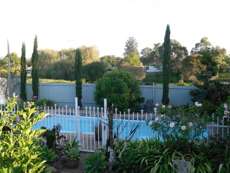 18 Maitland Street, Abermain NSW 2326