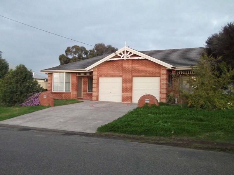 2/4 John Street, Cessnock NSW 2325