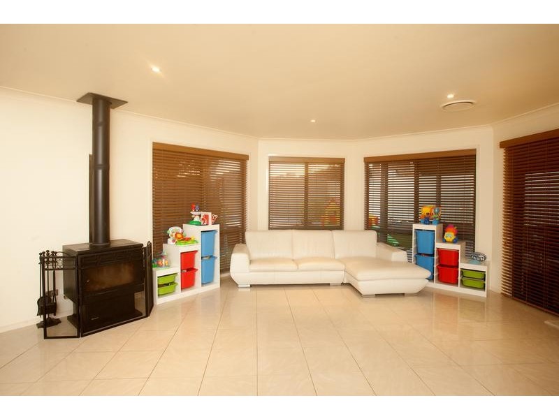 6 Parker Place, Kurri Kurri NSW 2327