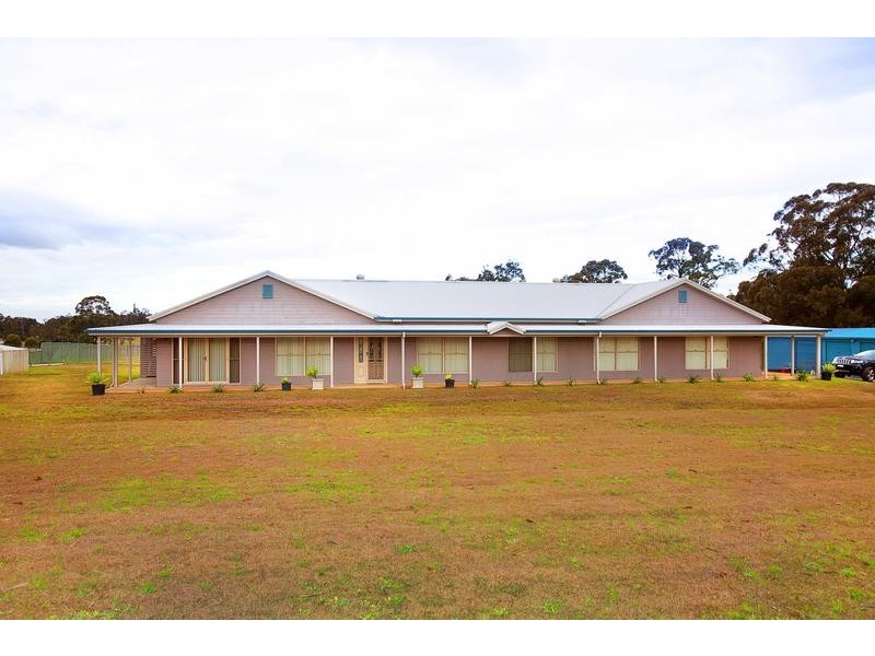 210 Frame Dr, Sawyers Gully NSW 2326